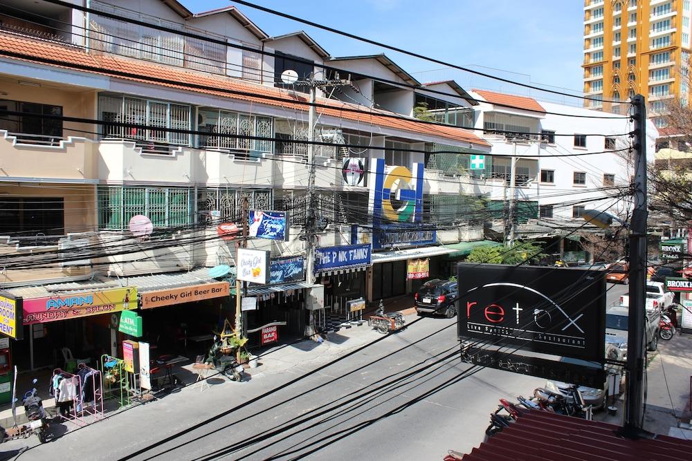 Retox Hotel Pattaya Exterior photo